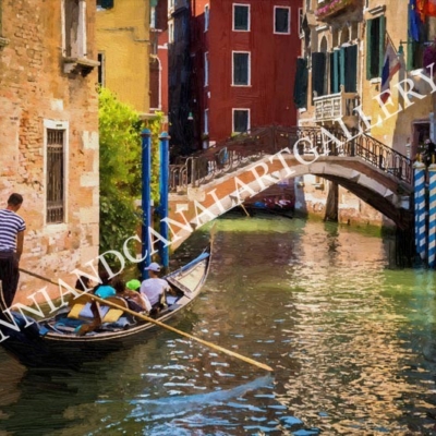 Venezia con gondola e canale